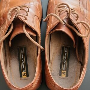 Stacy Adams Brown Leather Oxfords with Classic Design